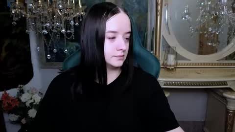 Snapshot of lara_benson_ chatting on March 18, 5:16 pm lara_benson_ online show from March 18, 5:16 pm