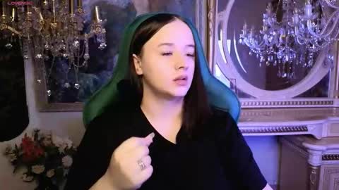 Snapshot of lara_benson_ chatting on March 25, 6:03 pm lara_benson_ online show from March 25, 6:03 pm