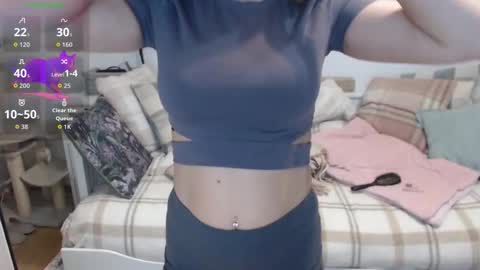 Snapshot of lara_c_rau chatting on November 2, 4:20 pm Lara online show from November 2, 4:20 pm