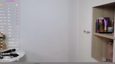 Snapshot of lara_sins chatting on February 18, 11:33 am Lara Sins online show from February 18, 11:33 am