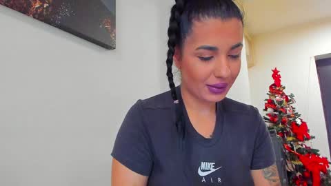 Lara online show from December 6, 7:43 am