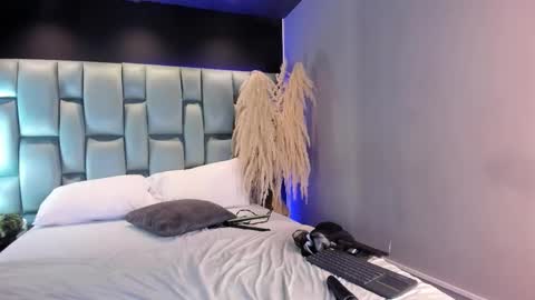 Lara online show from February 27, 7:03 pm