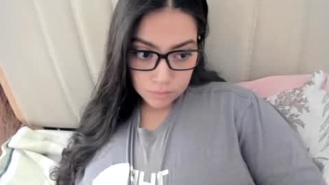 lara online show from December 15, 2:43 pm