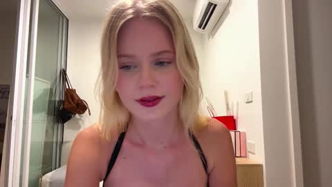 Stella online show from January 16, 10:08 am