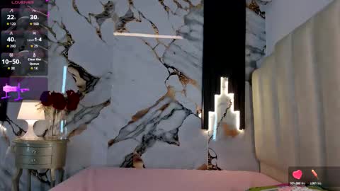Snapshot of larakrof chatting on September 20, 11:17 pm Lara online show from September 20, 11:17 pm