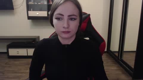 Snapshot of laralianna chatting on March 2, 7:56 pm Laralianna online show from March 2, 7:56 pm