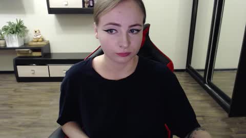 Snapshot of laralianna chatting on September 21, 10:17 am Laralianna online show from September 21, 10:17 am