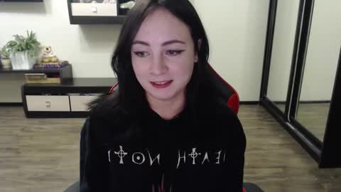 Snapshot of laralianna chatting on October 4, 5:44 pm Laralianna online show from October 4, 5:44 pm