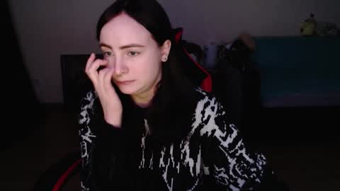 Laralianna online show from February 13, 7:10 pm