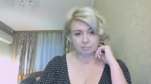 laramrs online show from November 15, 2:02 pm