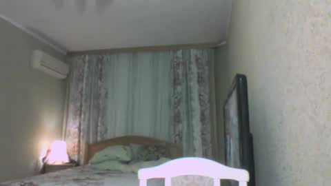 laramrs online show from February 4, 5:41 pm