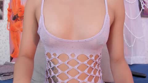 Snapshot of laramurphy chatting on October 26, 2:39 am Lara Murphy online show from October 26, 2:39 am