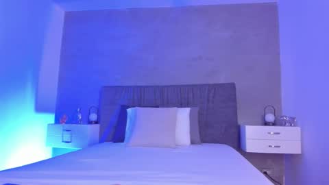 Snapshot of laravillalobos chatting on February 18, 12:12 pm Laura online show from February 18, 12:12 pm