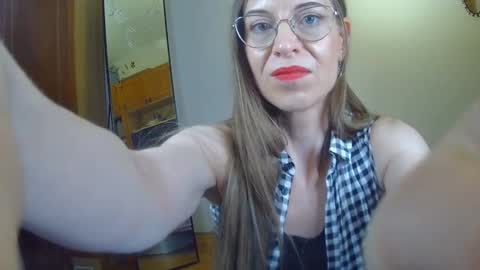Snapshot of larawintersxxx chatting on February 14, 7:54 pm larawintersxxx online show from February 14, 7:54 pm