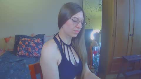Snapshot of larawintersxxx chatting on March 9, 4:00 pm larawintersxxx online show from March 9, 4:00 pm