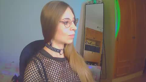 Snapshot of larawintersxxx chatting on September 22, 9:17 pm larawintersxxx online show from September 22, 9:17 pm