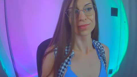 larawintersxxx online show from October 11, 12:10 am