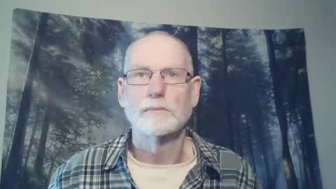 Snapshot of larbie chatting on December 8, 3:00 am Larbie online show from December 8, 3:00 am
