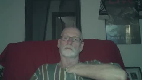 Snapshot of larbie chatting on October 15, 9:42 am Larbie online show from October 15, 9:42 am