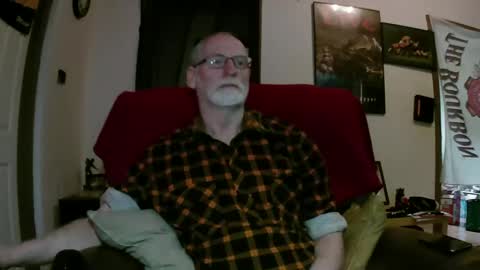 Snapshot of larbie chatting on October 25, 2:30 am Larbie online show from October 25, 2:30 am