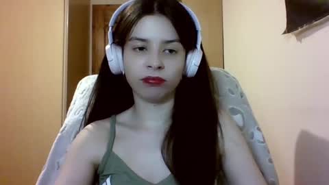 Snapshot of laricenature chatting on February 2, 10:17 pm Larice online show from February 2, 10:17 pm