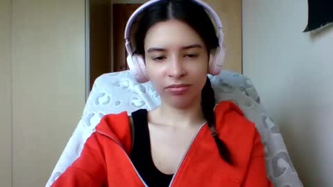 Snapshot of laricenature chatting on February 12, 1:37 pm Larice online show from February 12, 1:37 pm