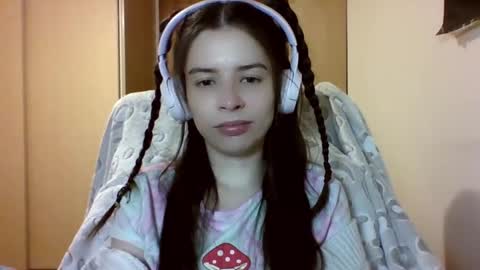 Snapshot of laricenature chatting on February 12, 9:43 pm Larice online show from February 12, 9:43 pm