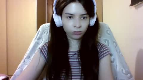 Snapshot of laricenature chatting on February 16, 10:21 pm Larice online show from February 16, 10:21 pm
