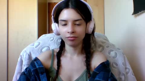 Snapshot of laricenature chatting on February 20, 1:08 pm Larice online show from February 20, 1:08 pm