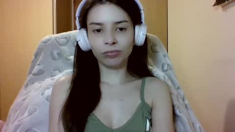 Snapshot of laricenature chatting on February 22, 7:14 pm Larice online show from February 22, 7:14 pm