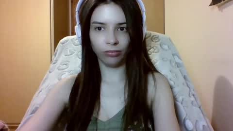 Snapshot of laricenature chatting on February 22, 10:20 pm Larice online show from February 22, 10:20 pm