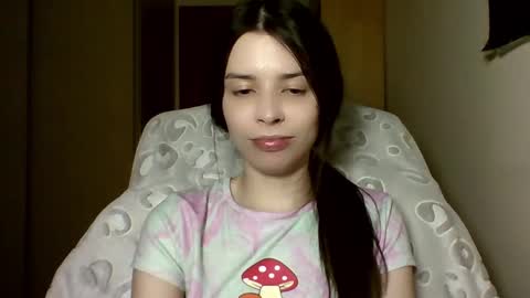 Snapshot of laricenature chatting on February 24, 7:19 pm Larice online show from February 24, 7:19 pm