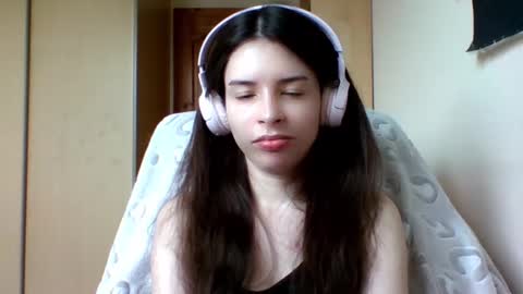 Snapshot of laricenature chatting on February 27, 10:37 am Larice online show from February 27, 10:37 am