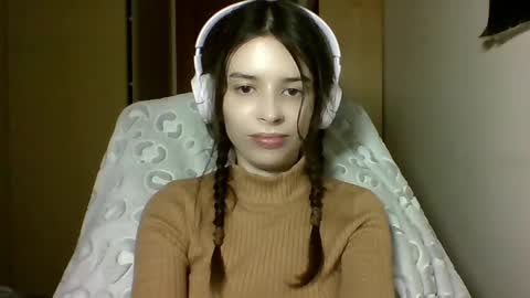 Snapshot of laricenature chatting on March 3, 10:10 pm Larice online show from March 3, 10:10 pm