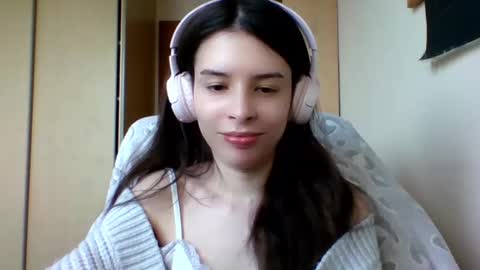 Snapshot of laricenature chatting on March 11, 1:34 pm Larice online show from March 11, 1:34 pm
