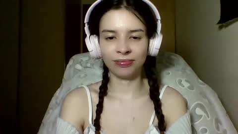 Snapshot of laricenature chatting on March 11, 7:36 pm Larice online show from March 11, 7:36 pm