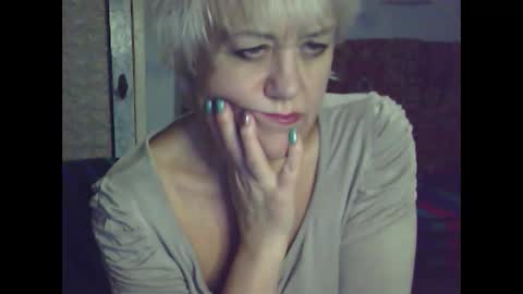 larisaq4ugo24 online show from January 3, 8:54 pm