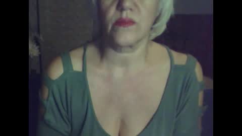 larisaq4ugo24 online show from September 19, 7:25 pm