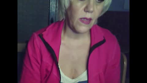 Snapshot of larisaq4ugo24 chatting on October 10, 9:52 am larisaq4ugo24 online show from October 10, 9:52 am