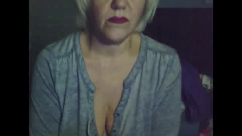 Snapshot of larisaq4ugo24 chatting on November 6, 10:38 am larisaq4ugo24 online show from November 6, 10:38 am