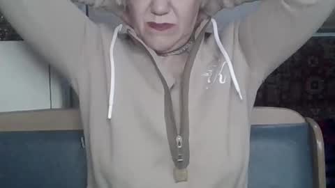 larisaq4ugo24 online show from February 4, 7:25 am