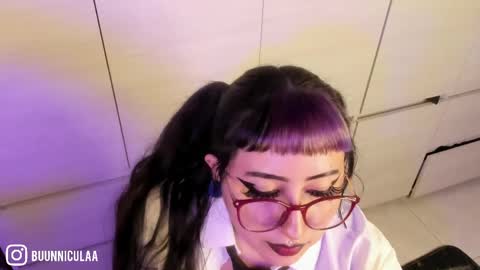 Snapshot of larissa01_ chatting on May 16, 11:03 pm Lari online show from May 16, 11:03 pm