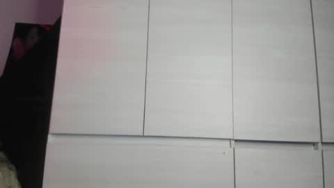 Snapshot of larissa01_ chatting on May 24, 10:15 pm Lari online show from May 24, 10:15 pm