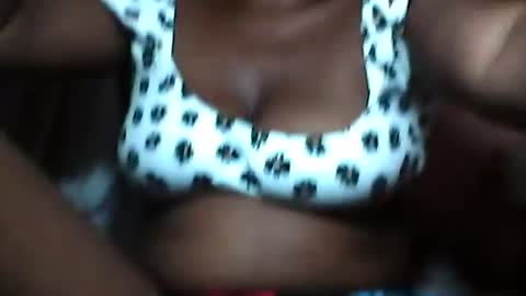 Snapshot of larissa417816 chatting on March 1, 9:55 am Larissa online show from March 1, 9:55 am