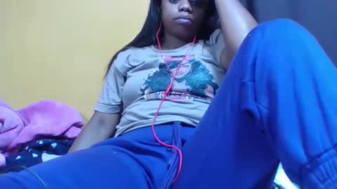 larissa645771 online show from April 17, 6:00 pm