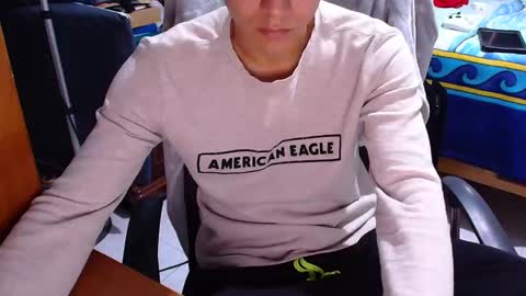 Snapshot of larry_art_a chatting on February 23, 9:34 pm Larry online show from February 23, 9:34 pm