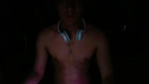 Snapshot of larry_art_a chatting on May 16, 8:33 am Larry online show from May 16, 8:33 am