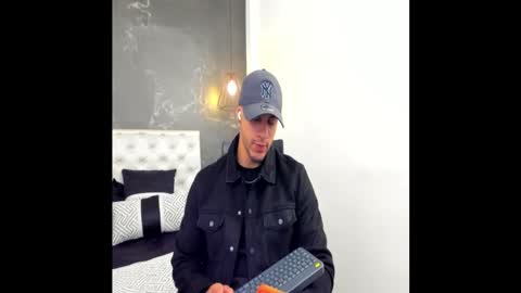 andrew online show from November 9, 1:09 pm