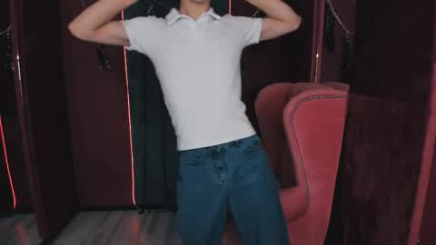 Snapshot of larry_project chatting on November 1, 2:02 am Larry online show from November 1, 2:02 am