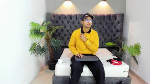 LARRY online show from January 14, 12:22 pm